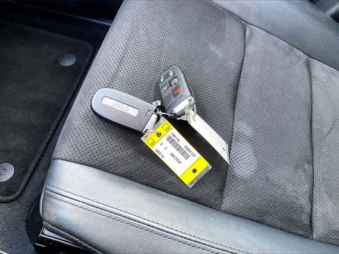 Certified 2022 Jeep Grand Cherokee Laredo X image 31