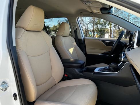 Used 2024 Toyota RAV4 LE image 25