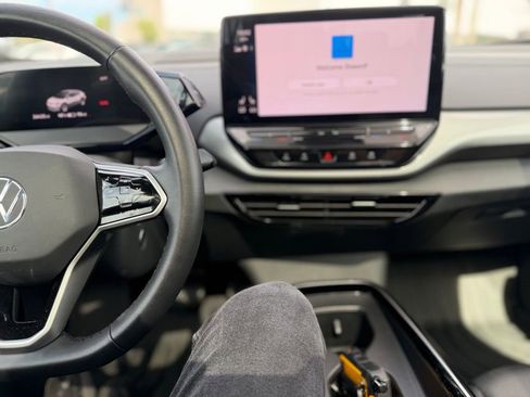 Used 2023 Volkswagen ID.4 Pro S image 8