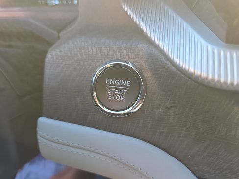 Used 2025 Ford Explorer Platinum w/ Ultimate Package image 29