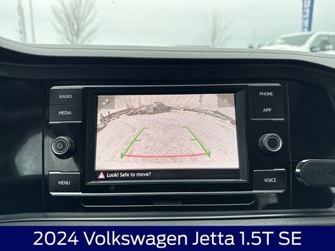 Used 2024 Volkswagen Jetta SE w/ Panoramic Sunroof Package image 22