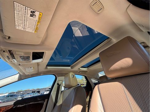 Used 2016 Jaguar XJ R-Sport image 39