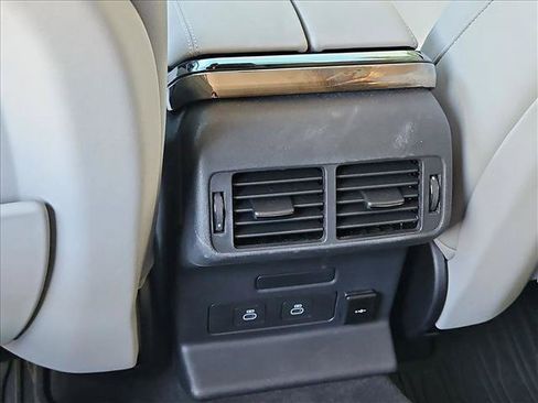 Used 2025 Land Rover Range Rover Velar Dynamic SE AWD/4WD image 18