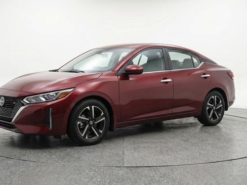 Used 2025 Nissan Sentra SV image 3