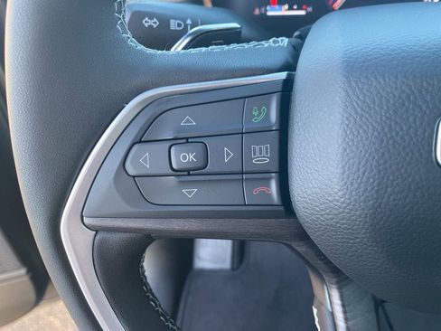 New 2025 Jeep Grand Cherokee Limited image 17