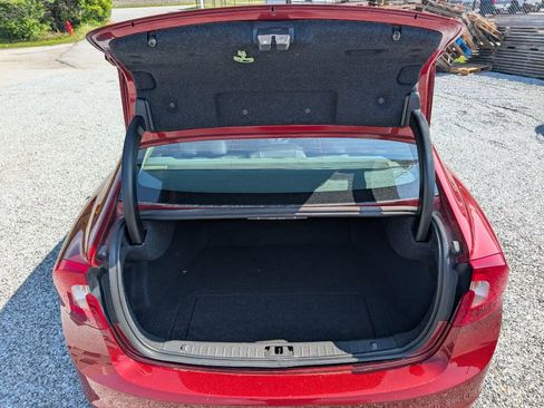 Used 2017 Volvo S60 T5 Inscription image 7