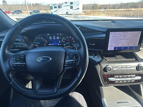 Used 2020 Ford Explorer XLT w/ Equipment Group 202A image 33