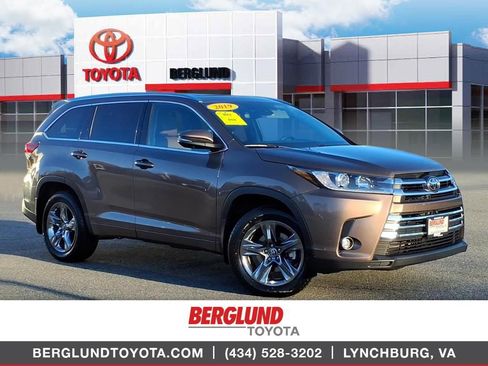 Used 2019 Toyota Highlander Limited Platinum image 1