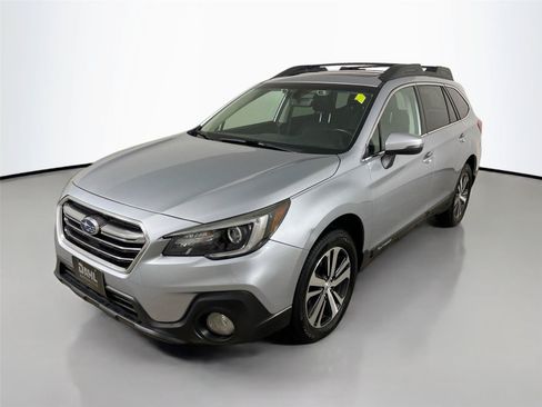 Used 2019 Subaru Outback 2.5i Limited AWD/4WD image 4