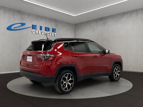 Used 2025 Jeep Compass Limited image 5