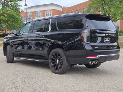 Used 2025 Chevrolet Suburban Premier image 7