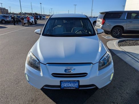 Used 2013 Toyota RAV4 EV image 6