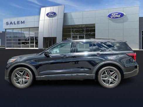 Certified 2025 Ford Explorer ST AWD/4WD image 5