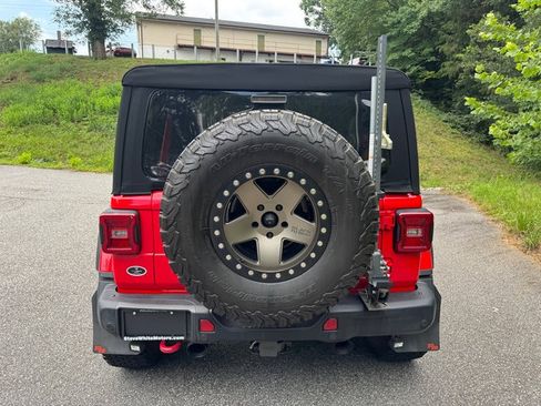 Used 2018 Jeep Wrangler Unlimited Rubicon AWD/4WD image 8