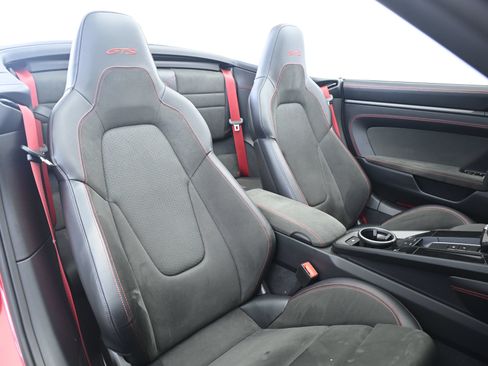 Certified 2025 Porsche 911 Carrera GTS RWD image 23