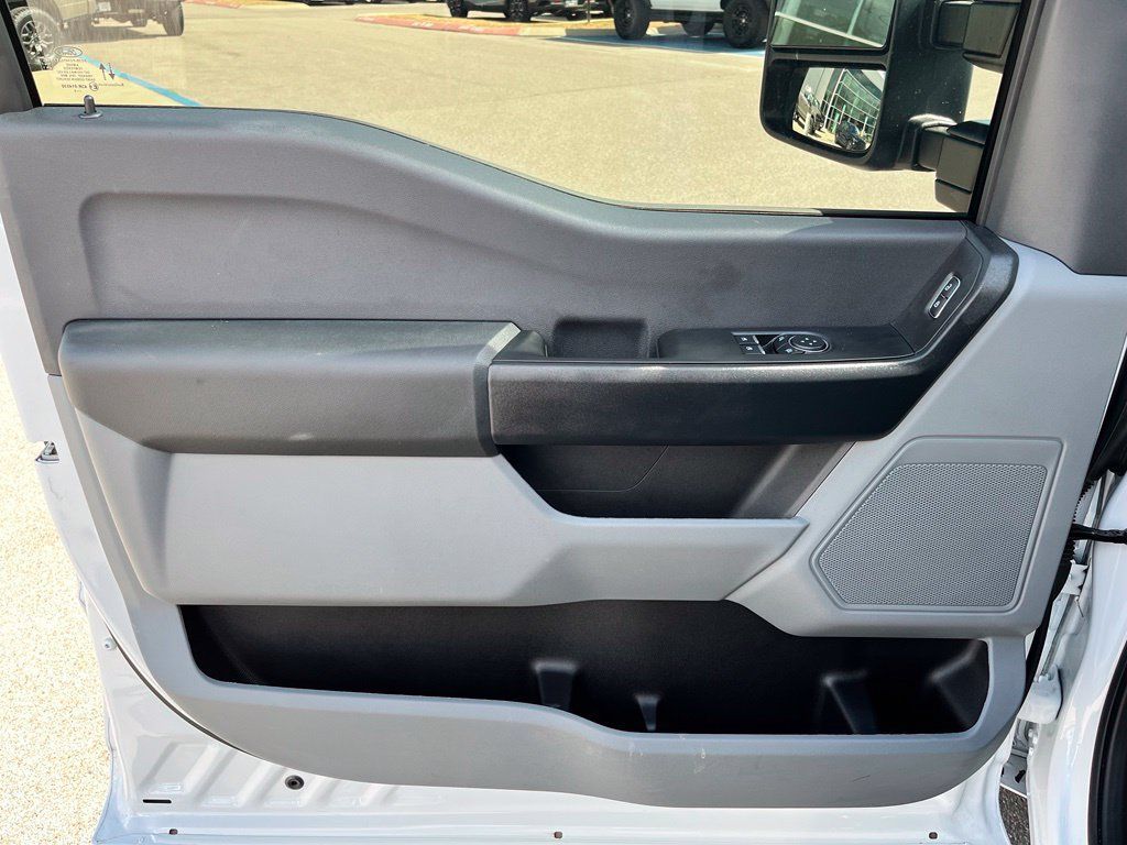 Used 2025 Ford F350 XL RWD image 17