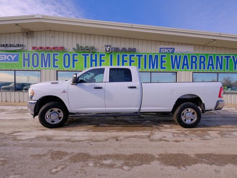 Used 2024 RAM 2500 Tradesman w/ Chrome Appearance Group image 3