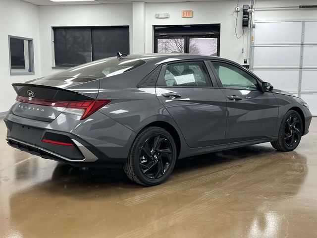 New 2026 Hyundai Elantra SEL w/ Cargo Package FWD image 5