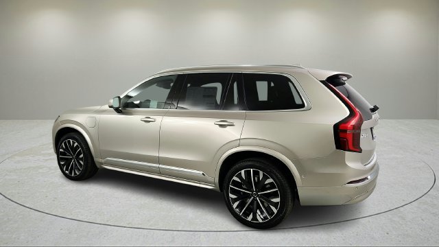 New 2026 Volvo XC90 T8 Plus w/ Protection Package Premier AWD/4WD image 6