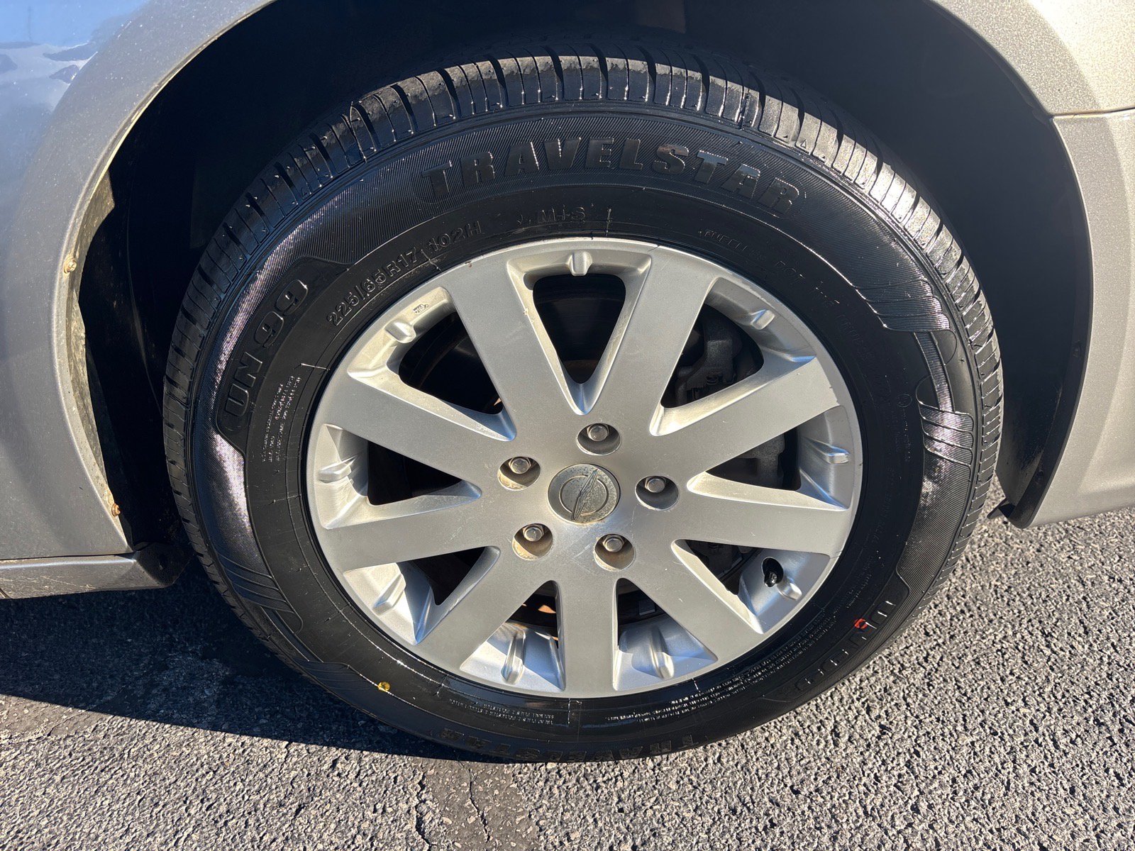 Used 2016 Chrysler Town & Country Touring FWD image 9