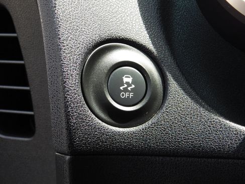 Used 2016 Nissan 370Z Touring RWD image 24