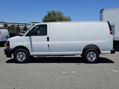 New 2025 Chevrolet Express 2500 Extended w/ Communications Package RWD image 4