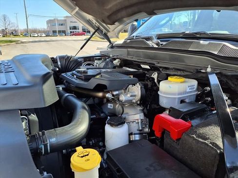 Used 2024 RAM 3500 Big Horn AWD/4WD image 16