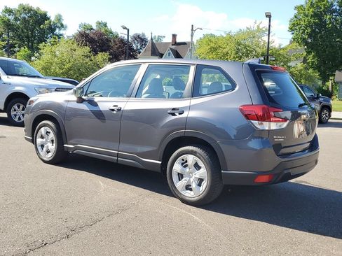 Used 2022 Subaru Forester AWD/4WD image 5
