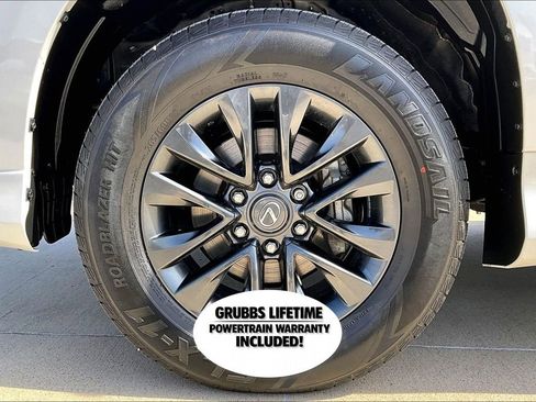 Used 2023 Lexus GX 460 Premium w/ Premium Package image 11