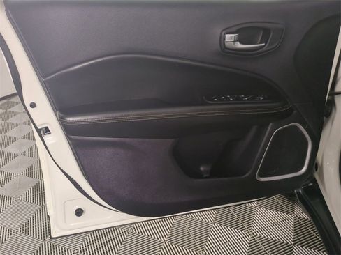 Used 2019 Jeep Compass Latitude w/ Popular Equipment Group image 21