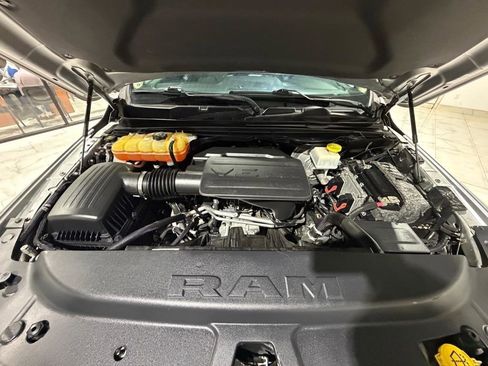 Used 2020 RAM 1500 Big Horn AWD/4WD image 4