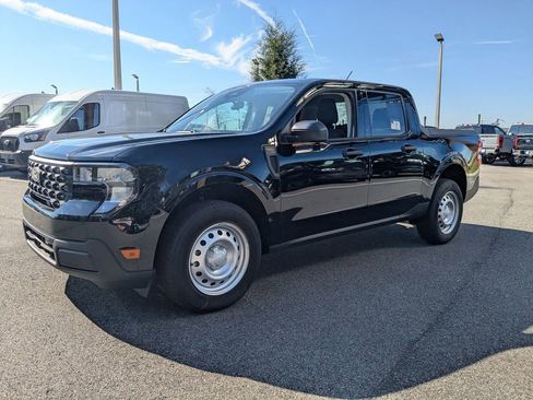 New 2025 Ford Maverick XL image 8