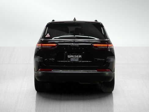 Used 2023 Jeep Grand Cherokee L Limited w/ Luxury Tech Group II image 4