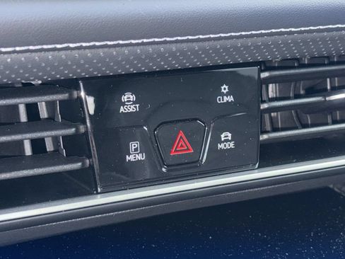 Certified 2026 Volkswagen Atlas SE FWD image 18