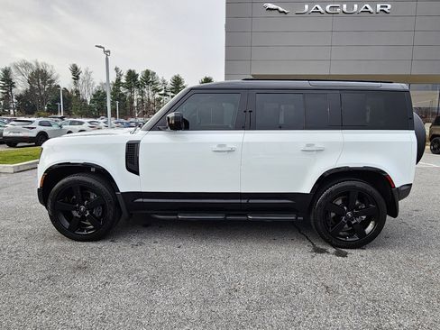 Certified 2025 Land Rover Defender 110 X-Dynamic SE image 5