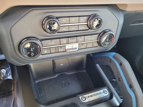 Used 2022 Ford Bronco Wildtrak image 19