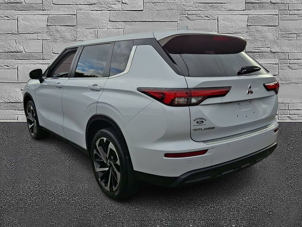 Used 2022 Mitsubishi Outlander ES AWD/4WD image 8