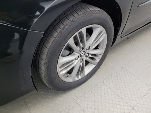 Used 2017 Toyota Camry SE w/ Protection Package (Q2) FWD image 31