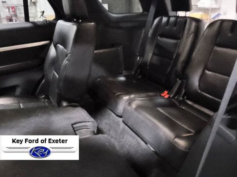 Used 2018 Ford Explorer XLT w/ Equipment Group 202A AWD/4WD image 18
