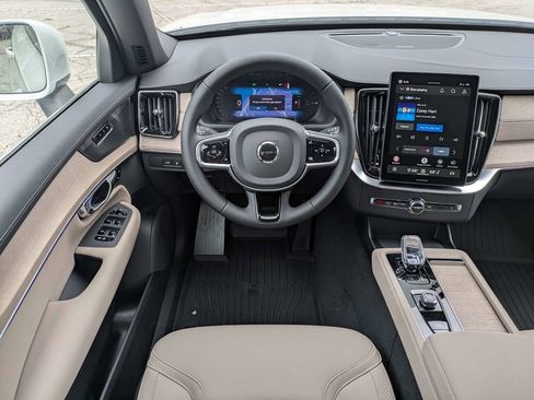 New 2026 Volvo XC90 T8 Plus w/ Protection Package Premier AWD/4WD image 22