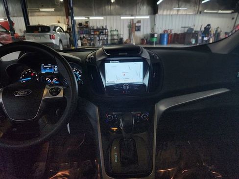 Used 2016 Ford Escape SE w/ Equipment Group 201A image 16