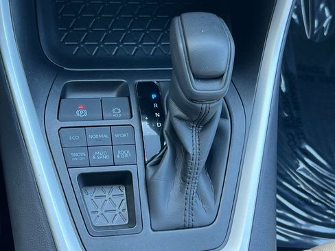 Certified 2025 Toyota RAV4 XLE image 21