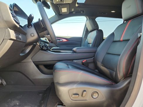 New 2026 Chevrolet Traverse RS image 13