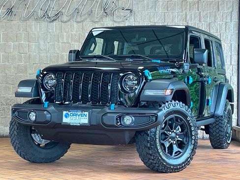 Used 2023 Jeep Wrangler Unlimited w/ Cold Weather Group AWD/4WD image 2