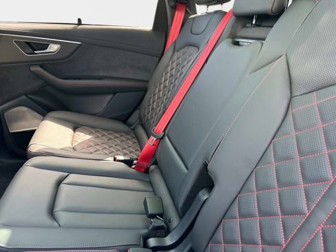 New 2026 Audi SQ7 Prestige image 13