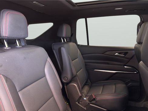 Used 2025 Chevrolet Traverse Z71 w/ Driver Confidence Package AWD/4WD image 16