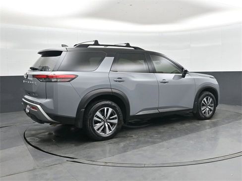 Used 2023 Nissan Pathfinder SL w/ Lighting Package (N92) image 3