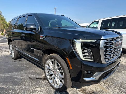 Used 2025 GMC Yukon Denali w/ Sun & Power Step Package image 7