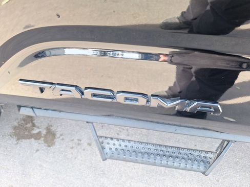 Used 2024 Toyota Tacoma TRD Sport image 13