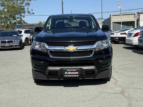 Used 2018 Chevrolet Colorado LT image 2